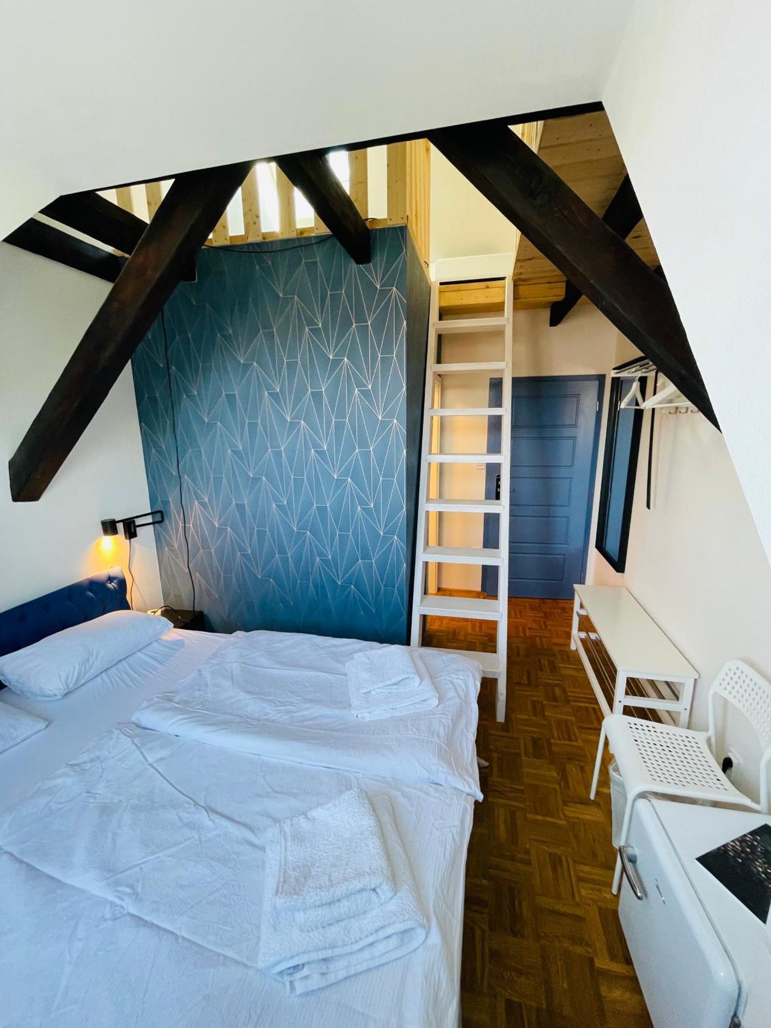 Naturalni Vinarstvi Tomas Krizek, Penzion Dvorek Dolni Dunajovice Room photo